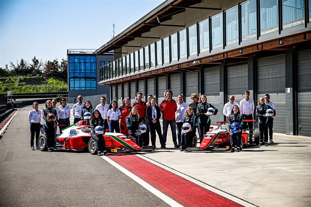 Alba Hurup Larsen videre til finalerunde i Ferraris talentprogram
(Foto: FIA Women In Motorsport)
